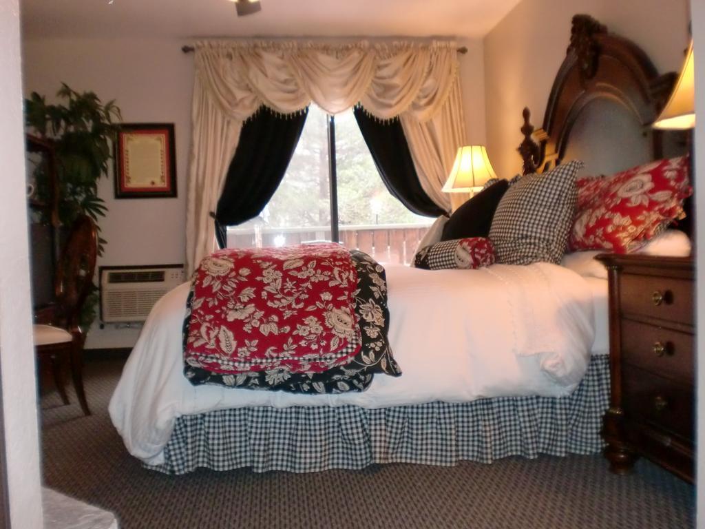 The North Shore Inn Crestline エクステリア 写真
