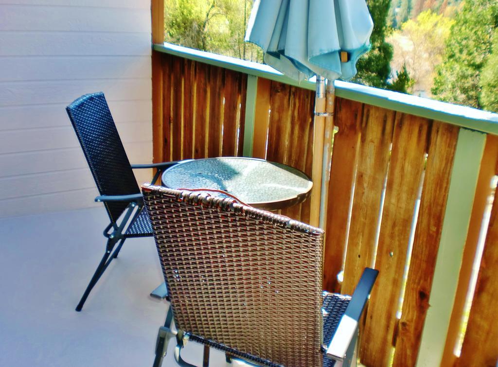 The North Shore Inn Crestline エクステリア 写真