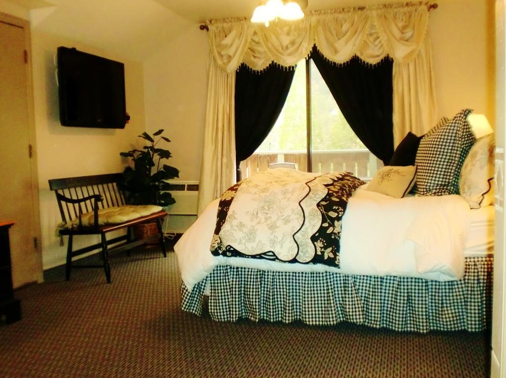 The North Shore Inn Crestline エクステリア 写真