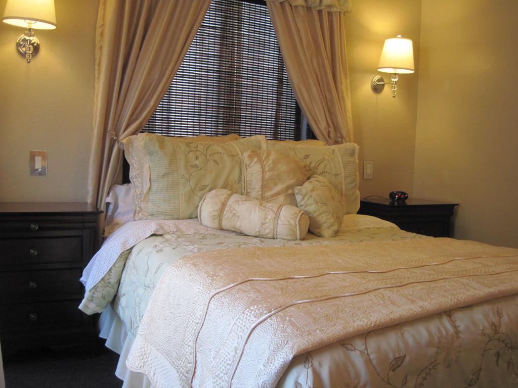 The North Shore Inn Crestline エクステリア 写真