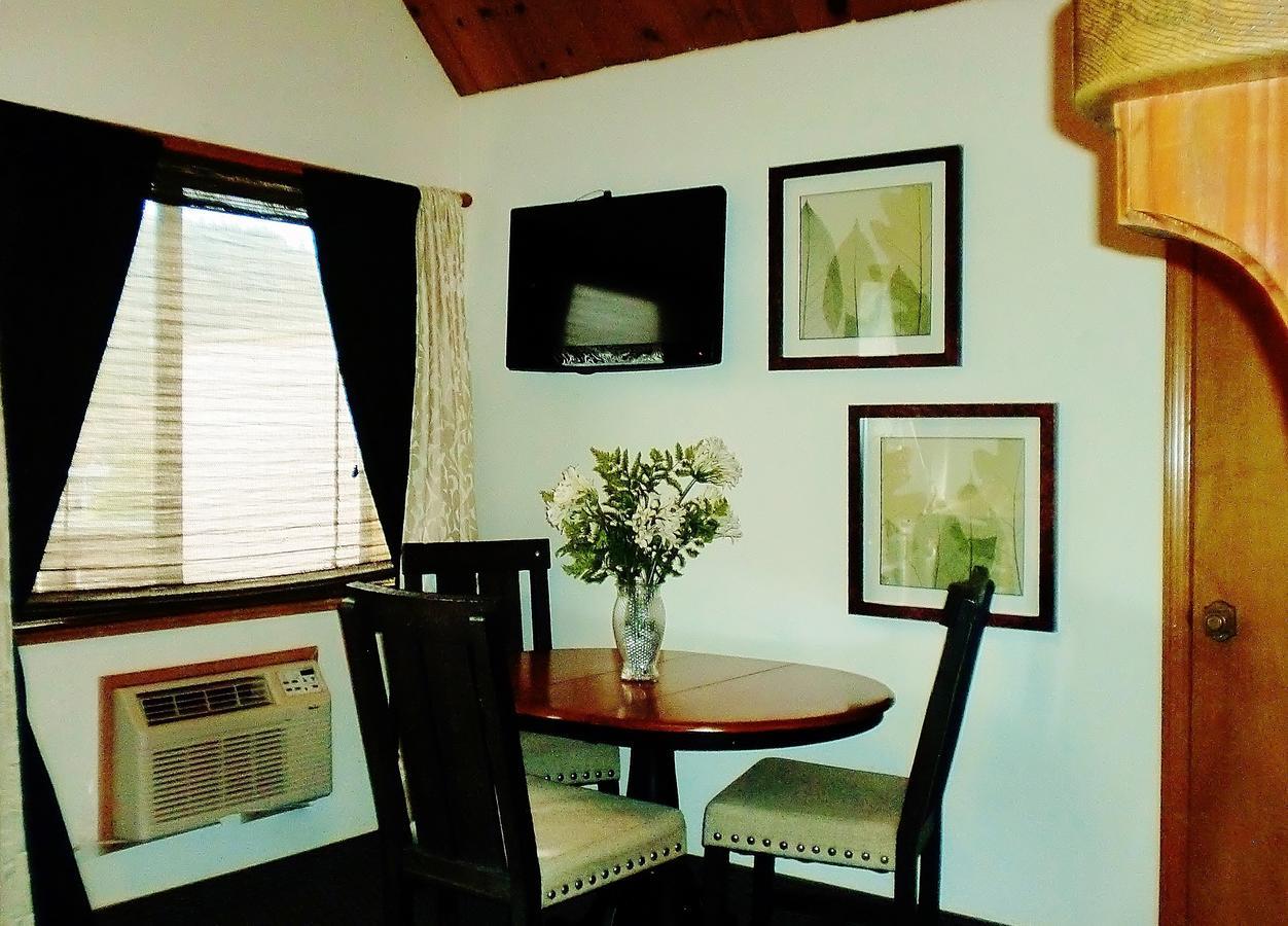 The North Shore Inn Crestline エクステリア 写真